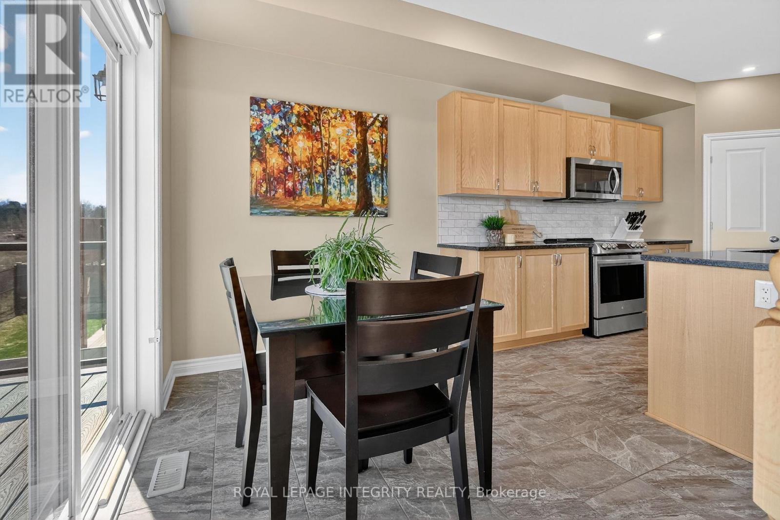 724 Parade Drive, Ottawa, ON - Indoor