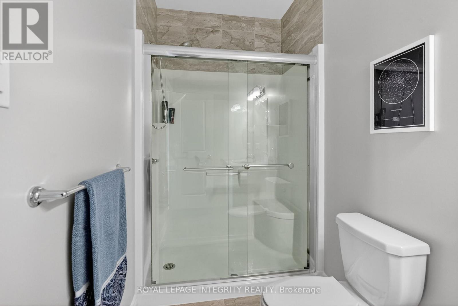 724 Parade Drive, Ottawa, ON - Indoor Photo Showing Bathroom