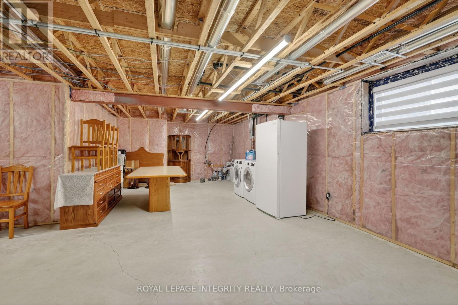 724 Parade Drive, Ottawa, ON - Indoor Photo Showing Basement
