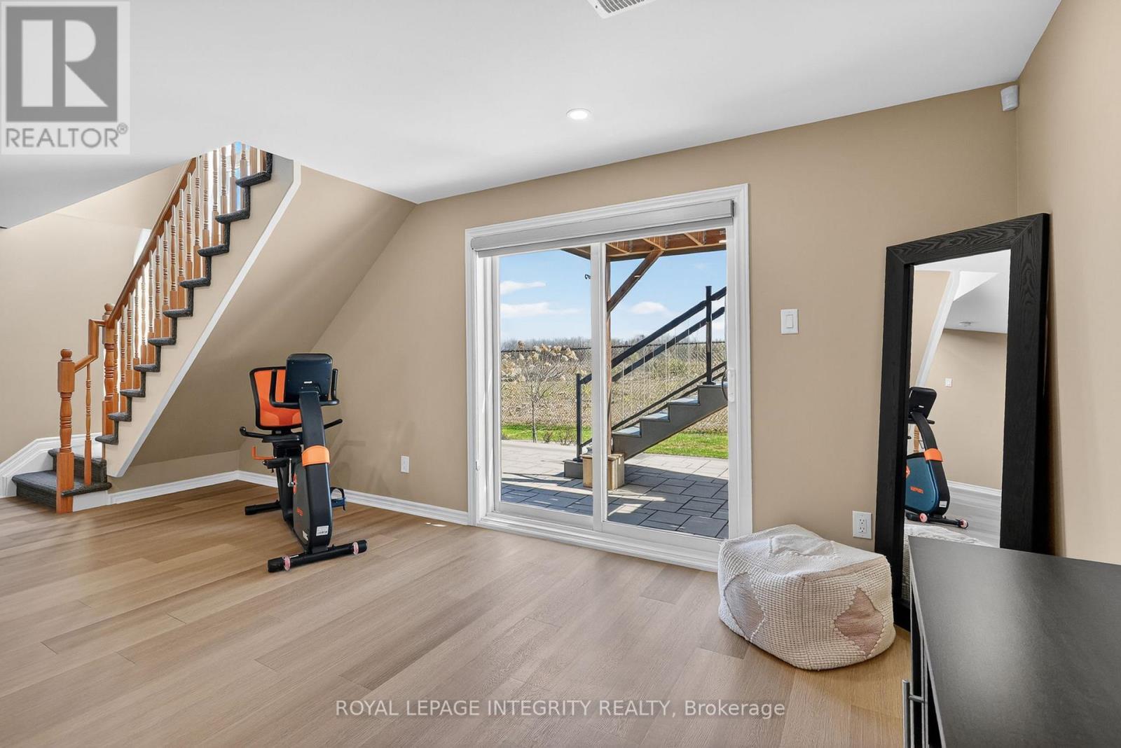 724 Parade Drive, Ottawa, ON - Indoor