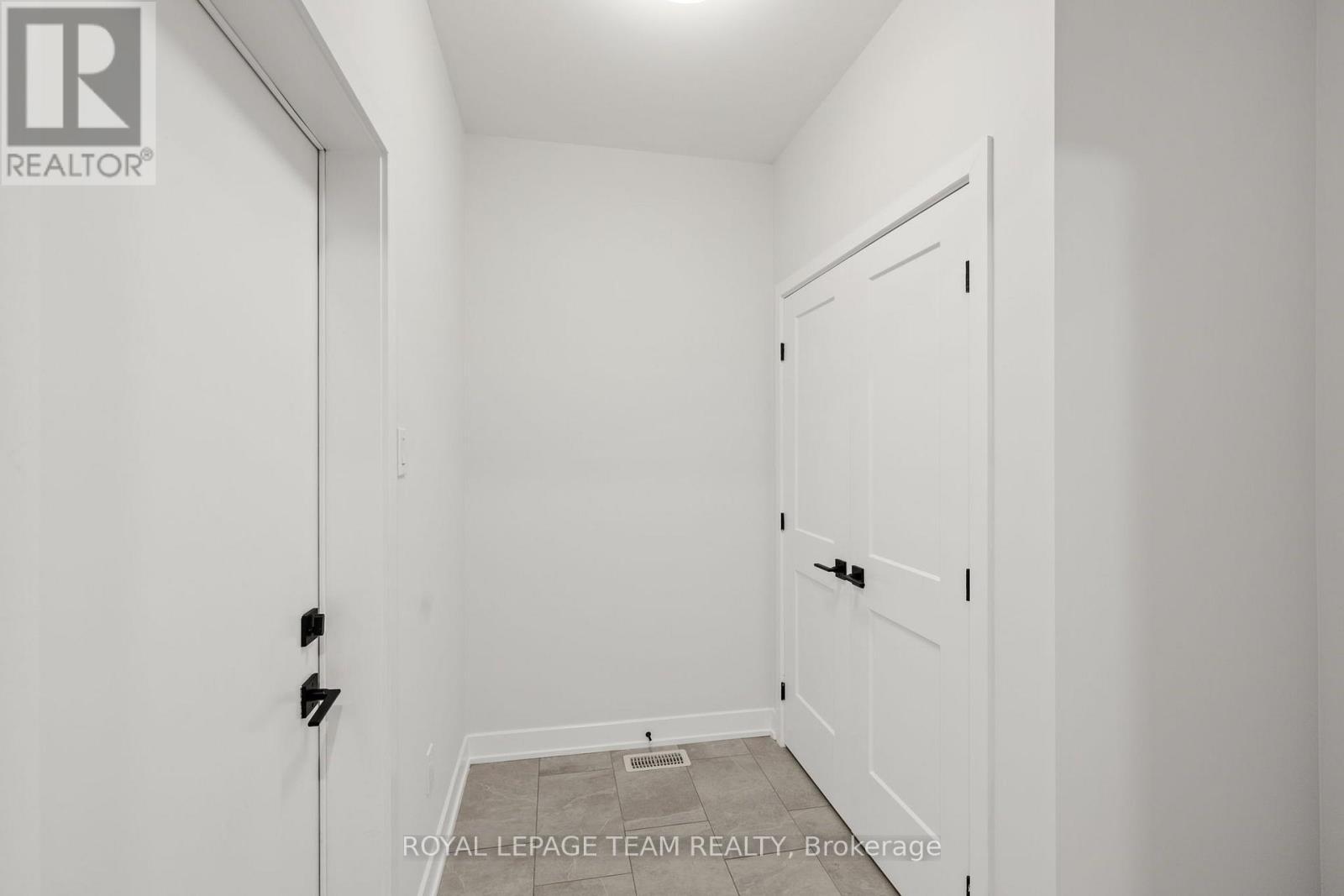 53 Mac Beattie Drive, Arnprior, ON - Indoor Photo Showing Other Room