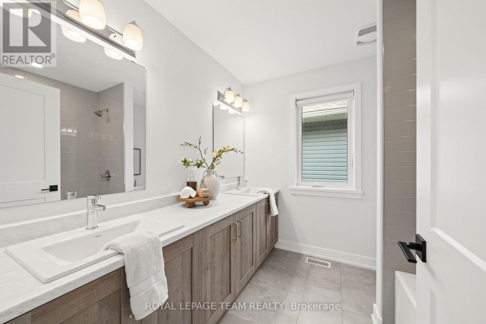 53 Mac Beattie Drive, Arnprior, ON - Indoor Photo Showing Bathroom