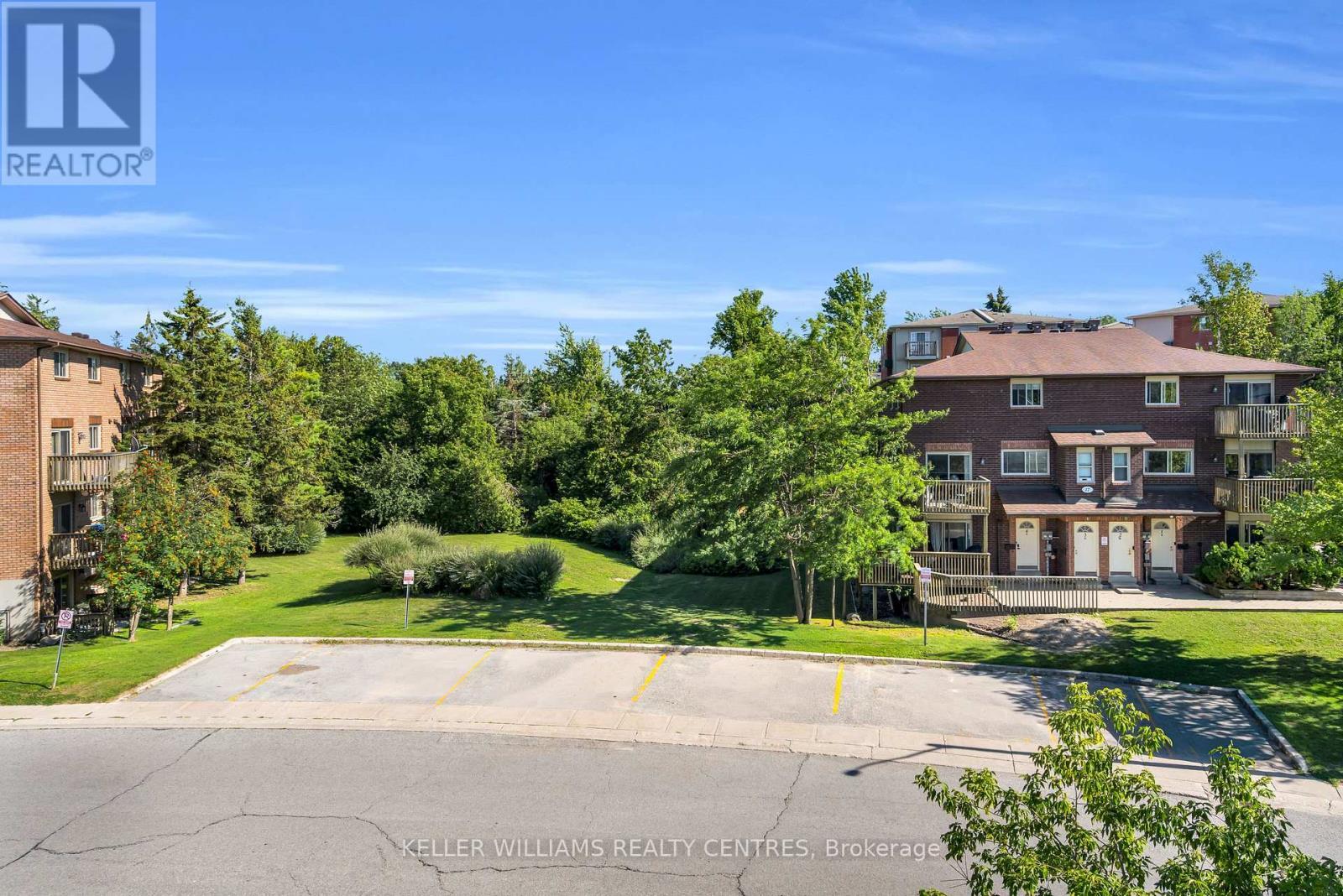 2 - 22 Meadow Lane, Barrie, ON - Outdoor