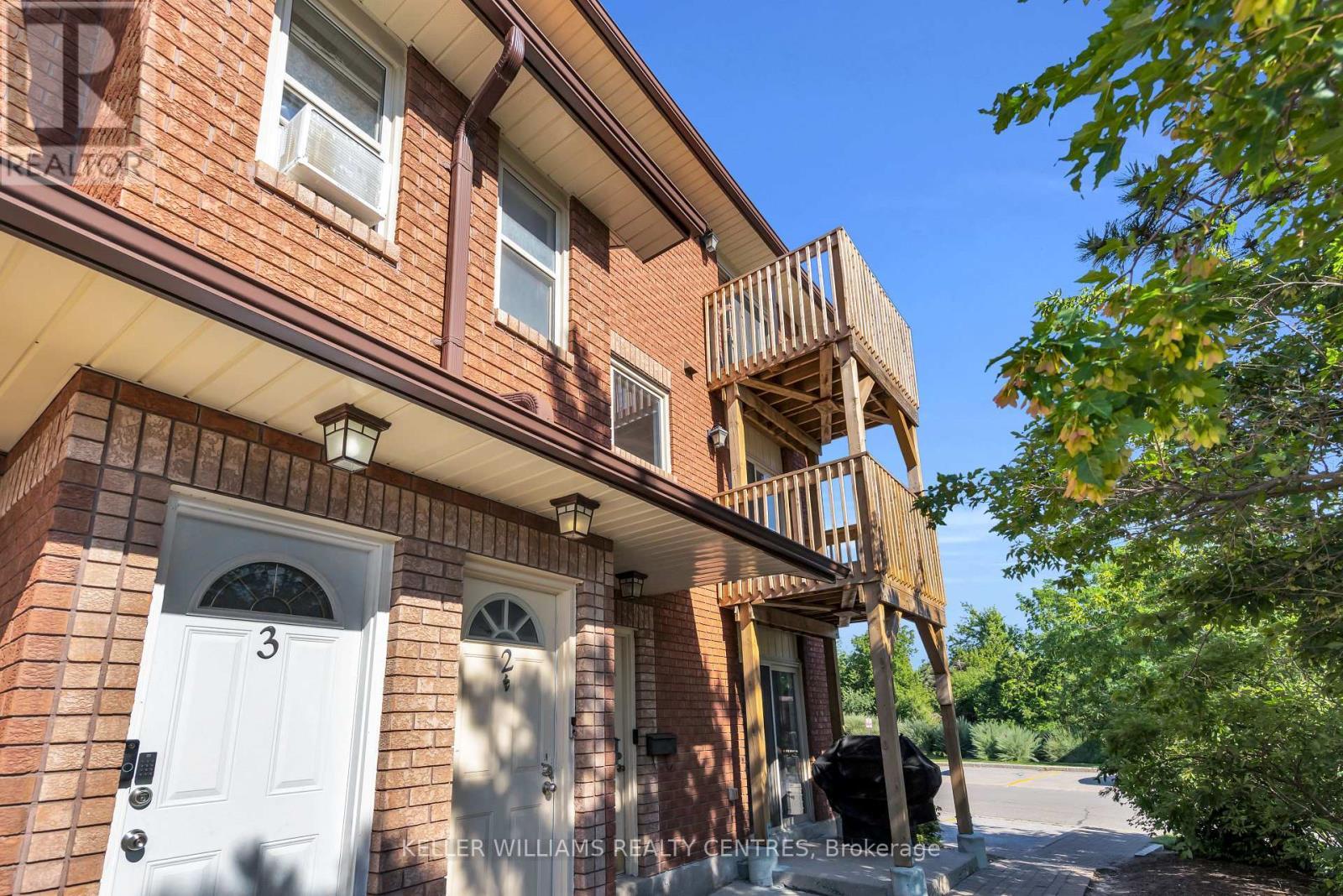2 - 22 Meadow Lane, Barrie, ON - Outdoor