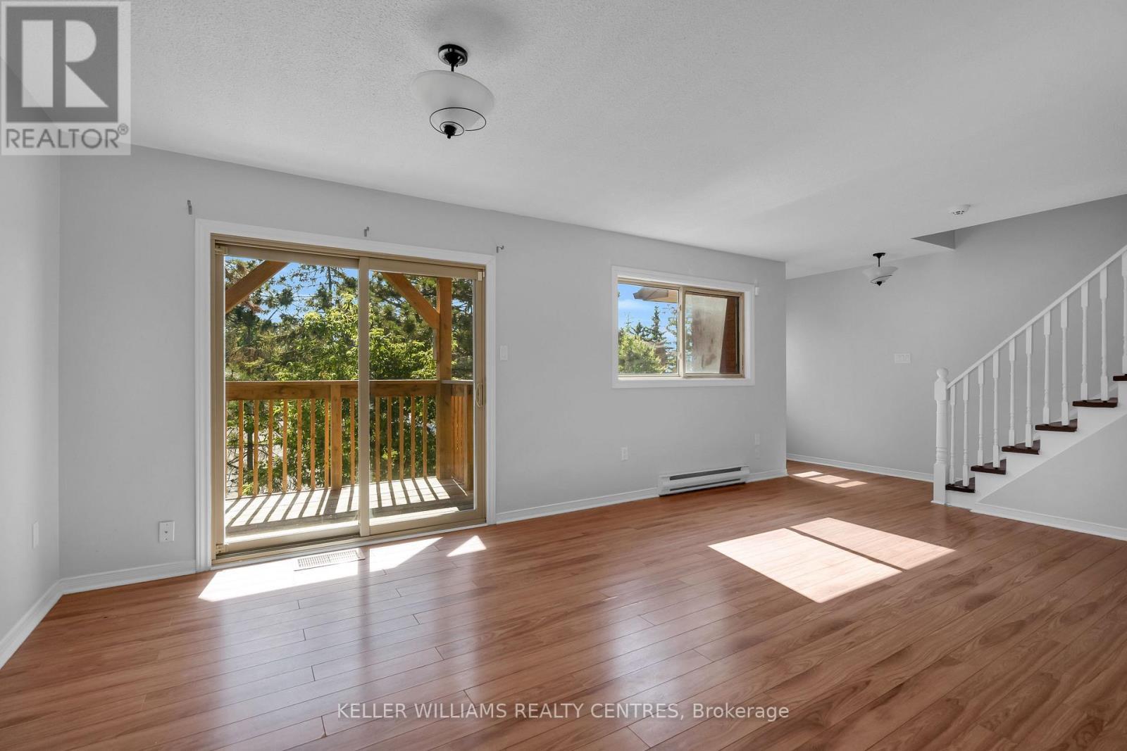 2 - 22 Meadow Lane, Barrie, ON - Indoor
