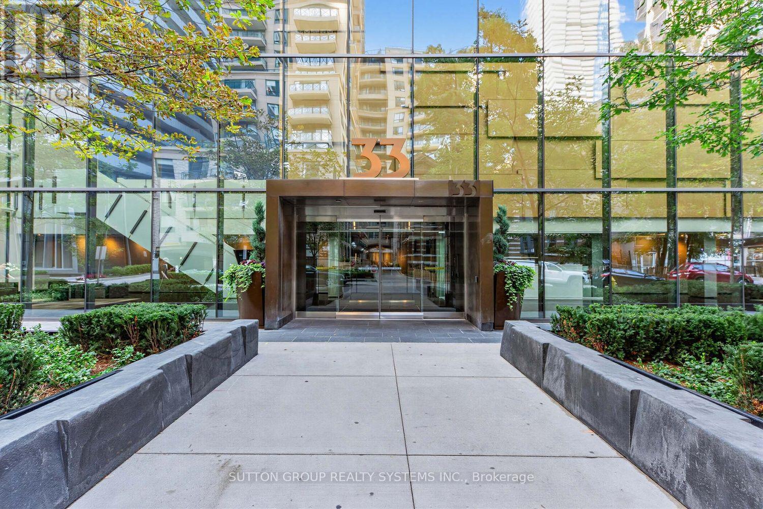 1406 - 33 Charles Street E, Toronto, ON - Outdoor