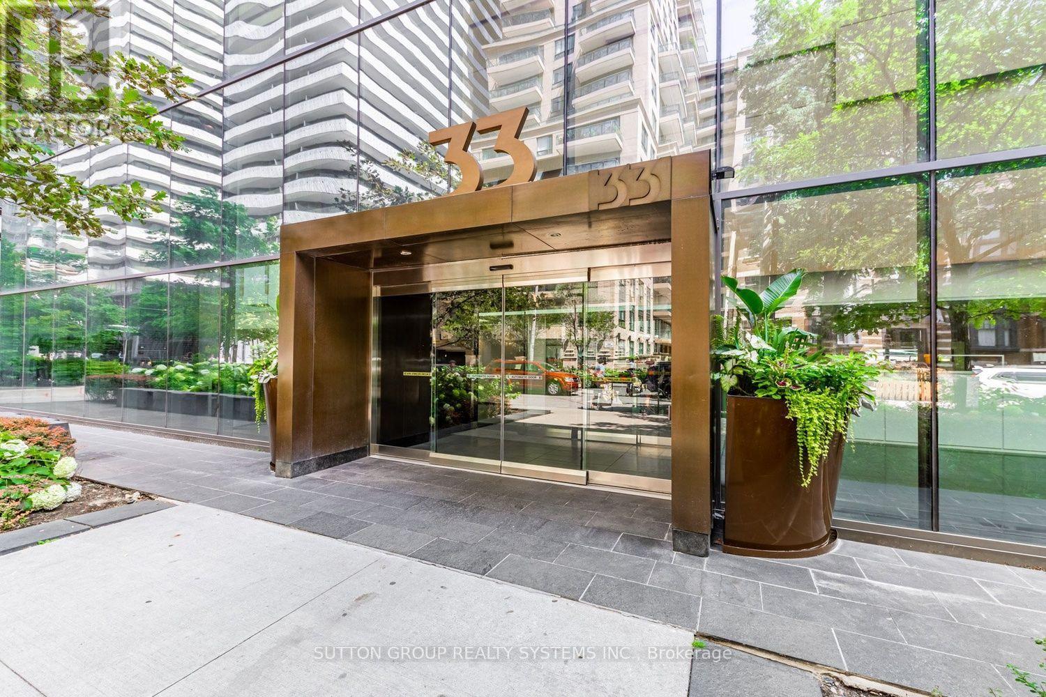 1406 - 33 Charles Street E, Toronto, ON - Outdoor