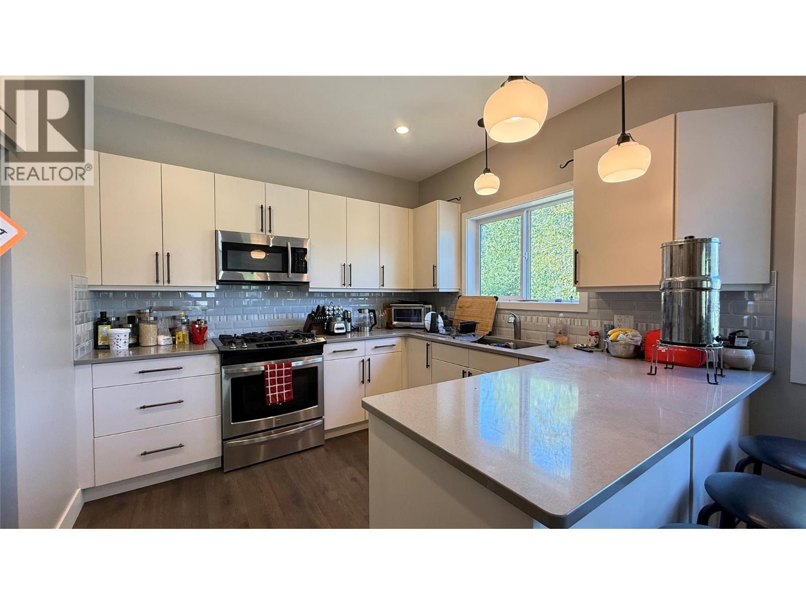 2410 Perrier Lane Unit# A, Nelson, BC - Indoor Photo Showing Kitchen With Double Sink