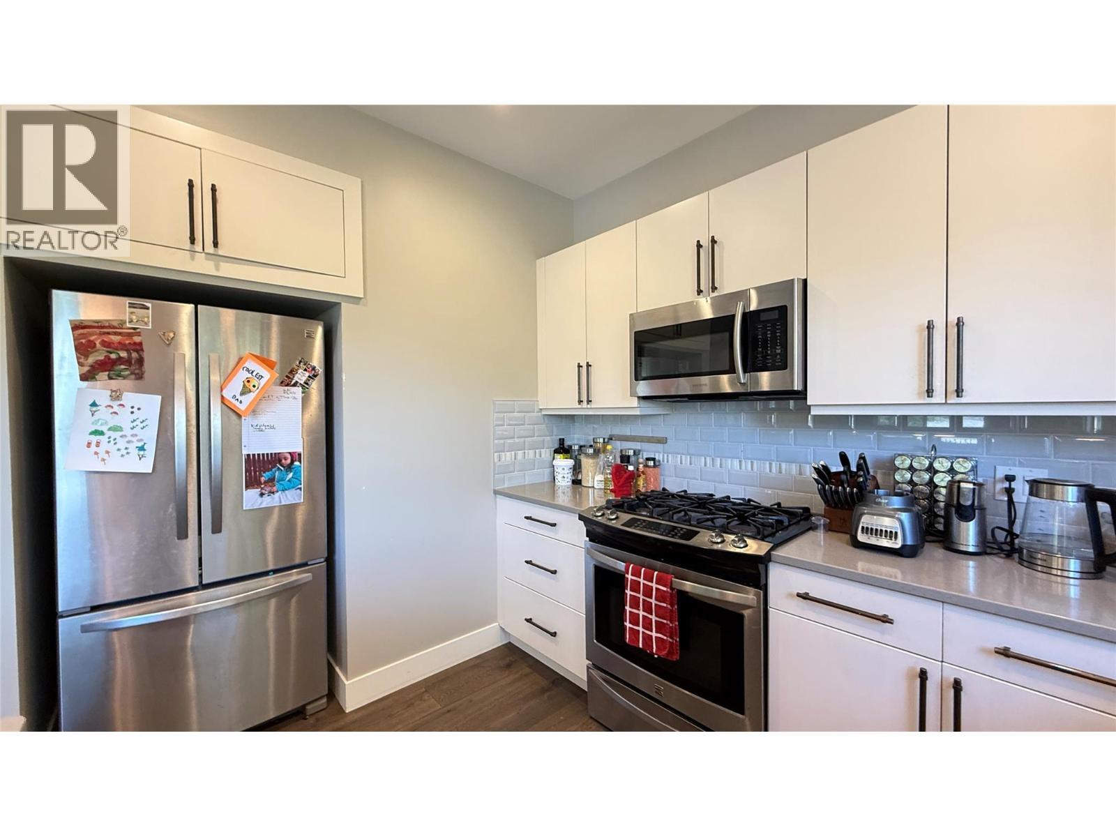2410 Perrier Lane Unit# A, Nelson, BC - Indoor Photo Showing Kitchen
