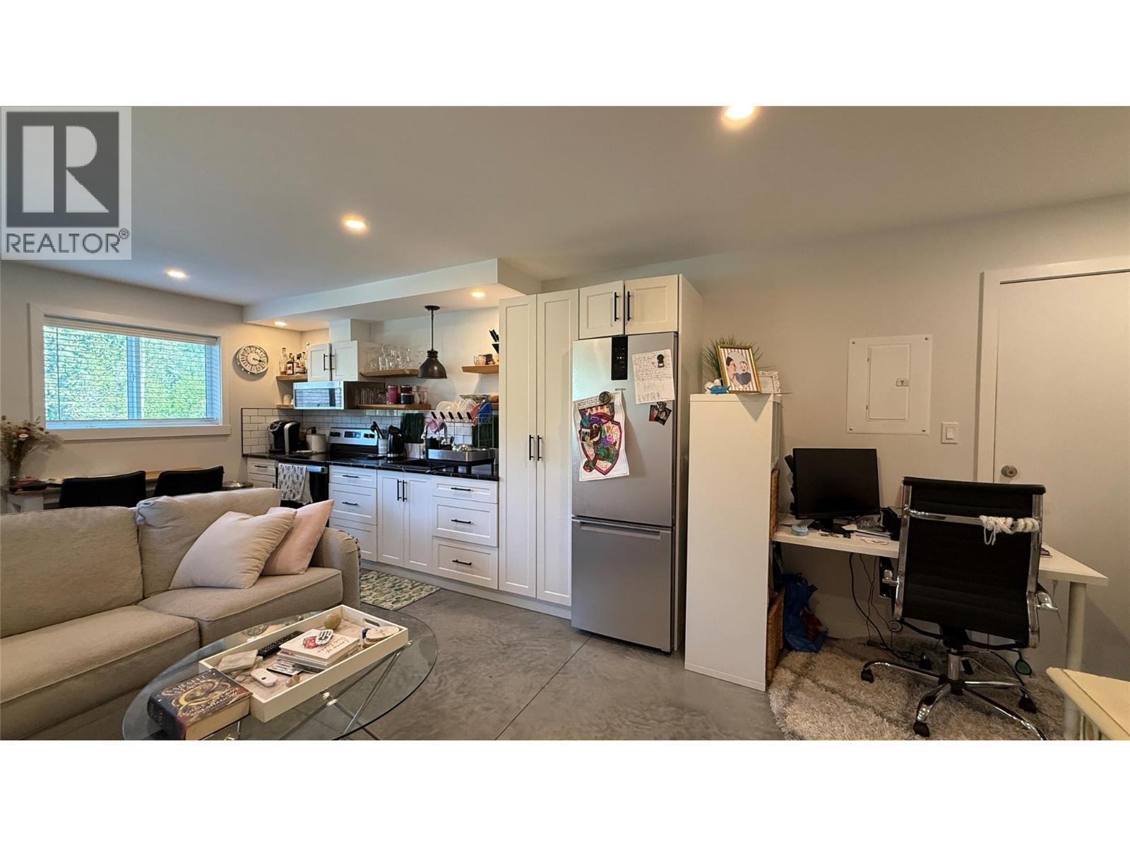 2410 Perrier Lane Unit# A, Nelson, BC - Indoor Photo Showing Living Room