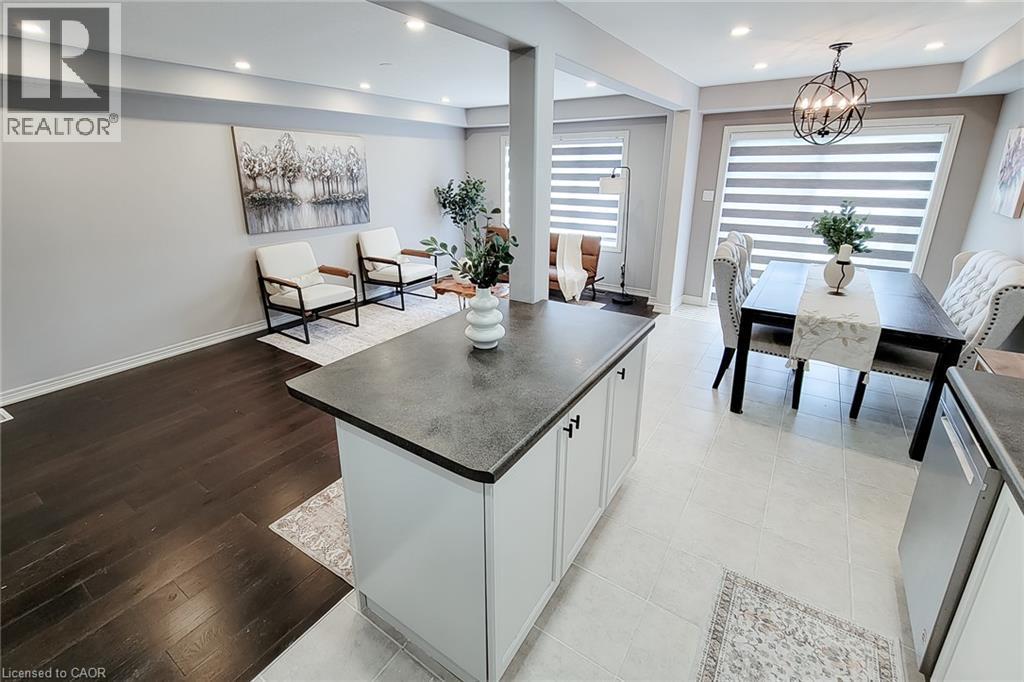26 Magnificent Way, Binbrook, ON - Indoor Photo Showing Dining Room