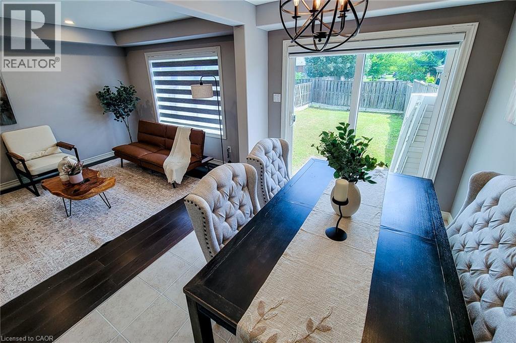 26 Magnificent Way, Binbrook, ON - Indoor Photo Showing Dining Room