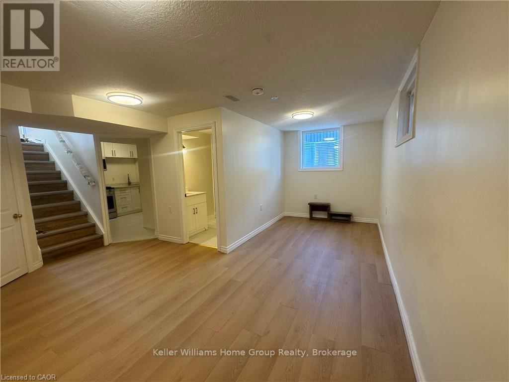 248 Cyrus Street, Cambridge, ON - Indoor Photo Showing Other Room