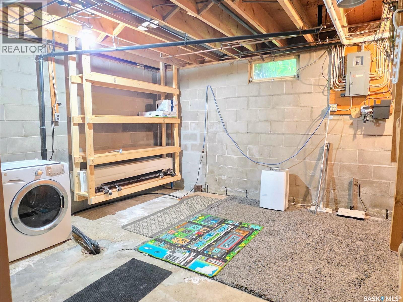508 Mayer Street, Bruno, SK - Indoor Photo Showing Laundry Room