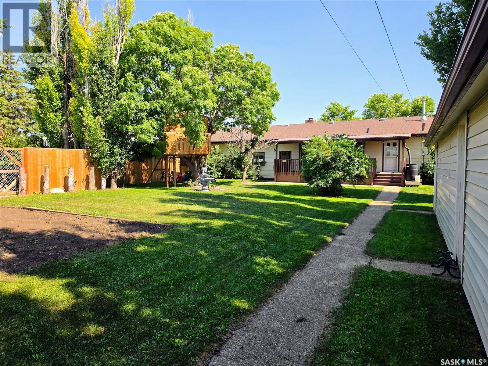 508 Mayer Street, Bruno, SK - Outdoor
