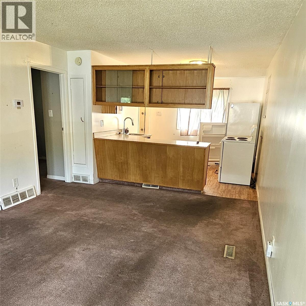 2027 Montreal Street, Regina, SK - Indoor Photo Showing Kitchen