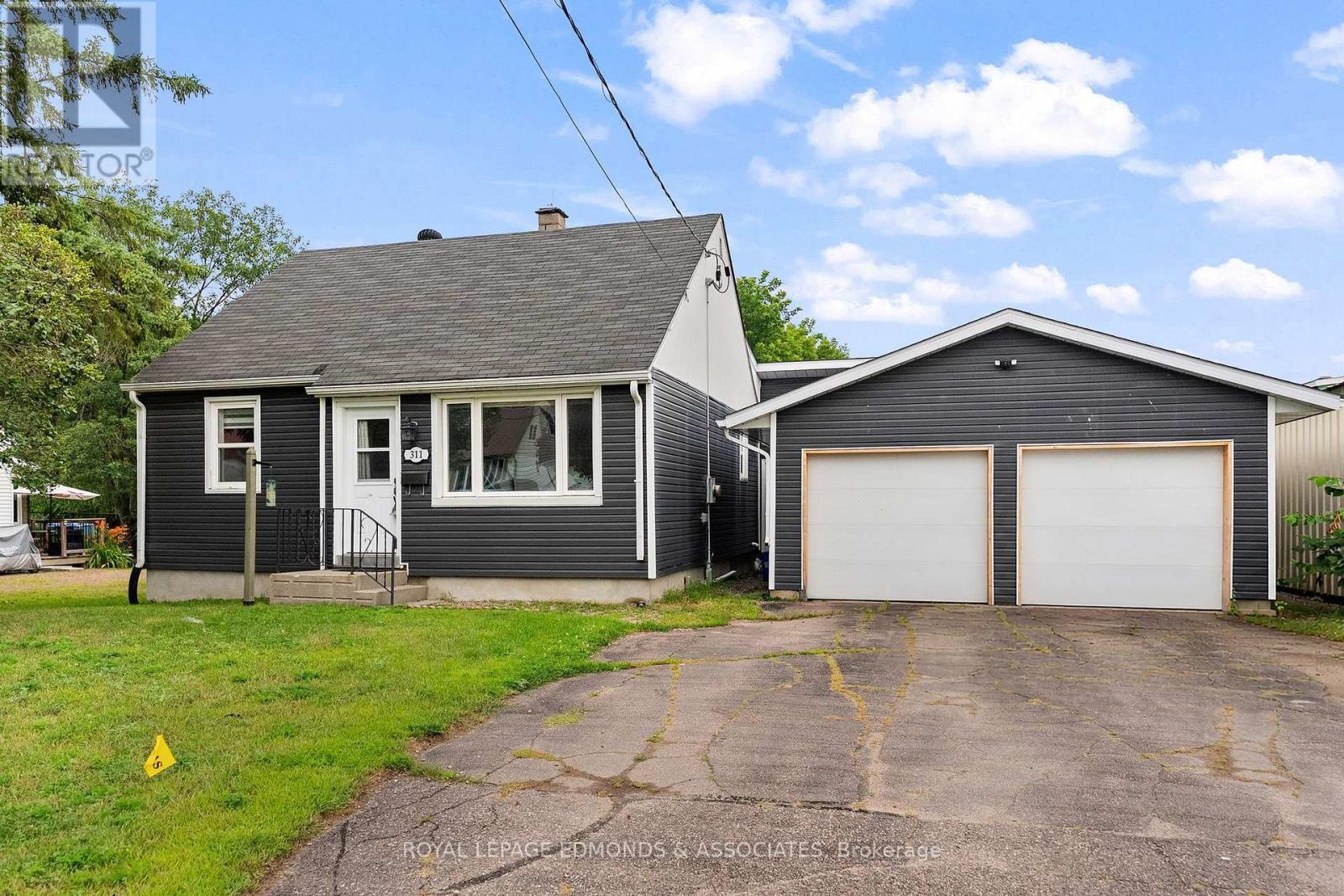 311 Julien Street, Pembroke, ON - Outdoor