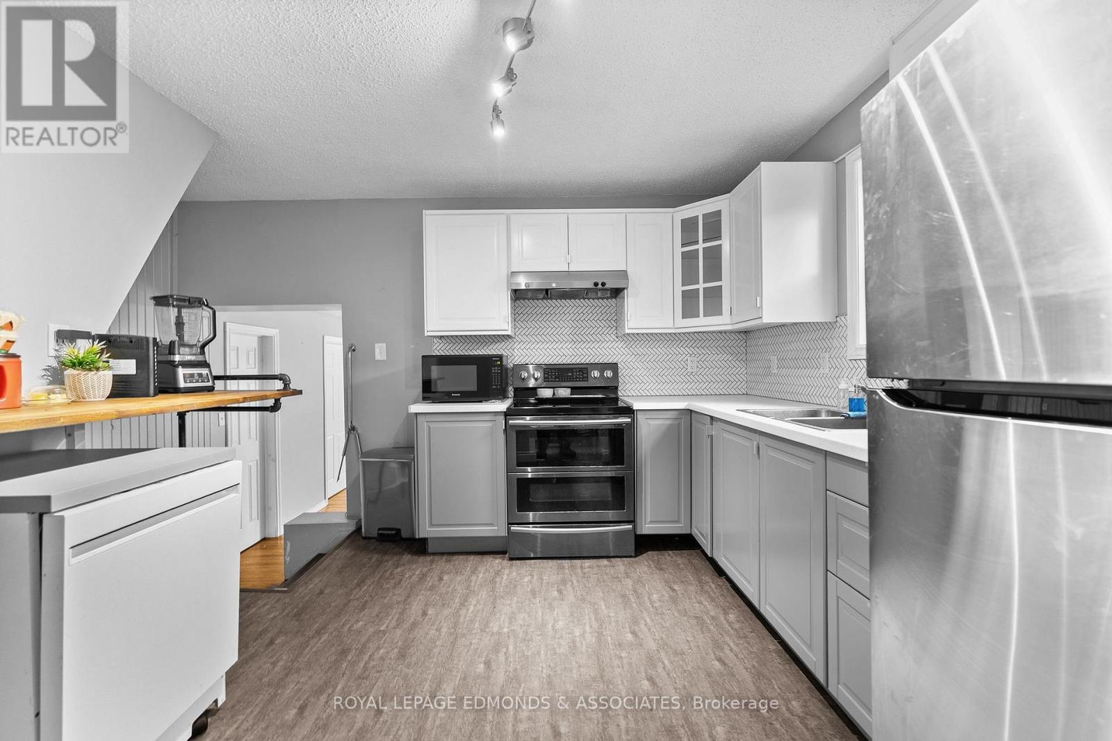 311 Julien Street, Pembroke, ON - Indoor Photo Showing Kitchen