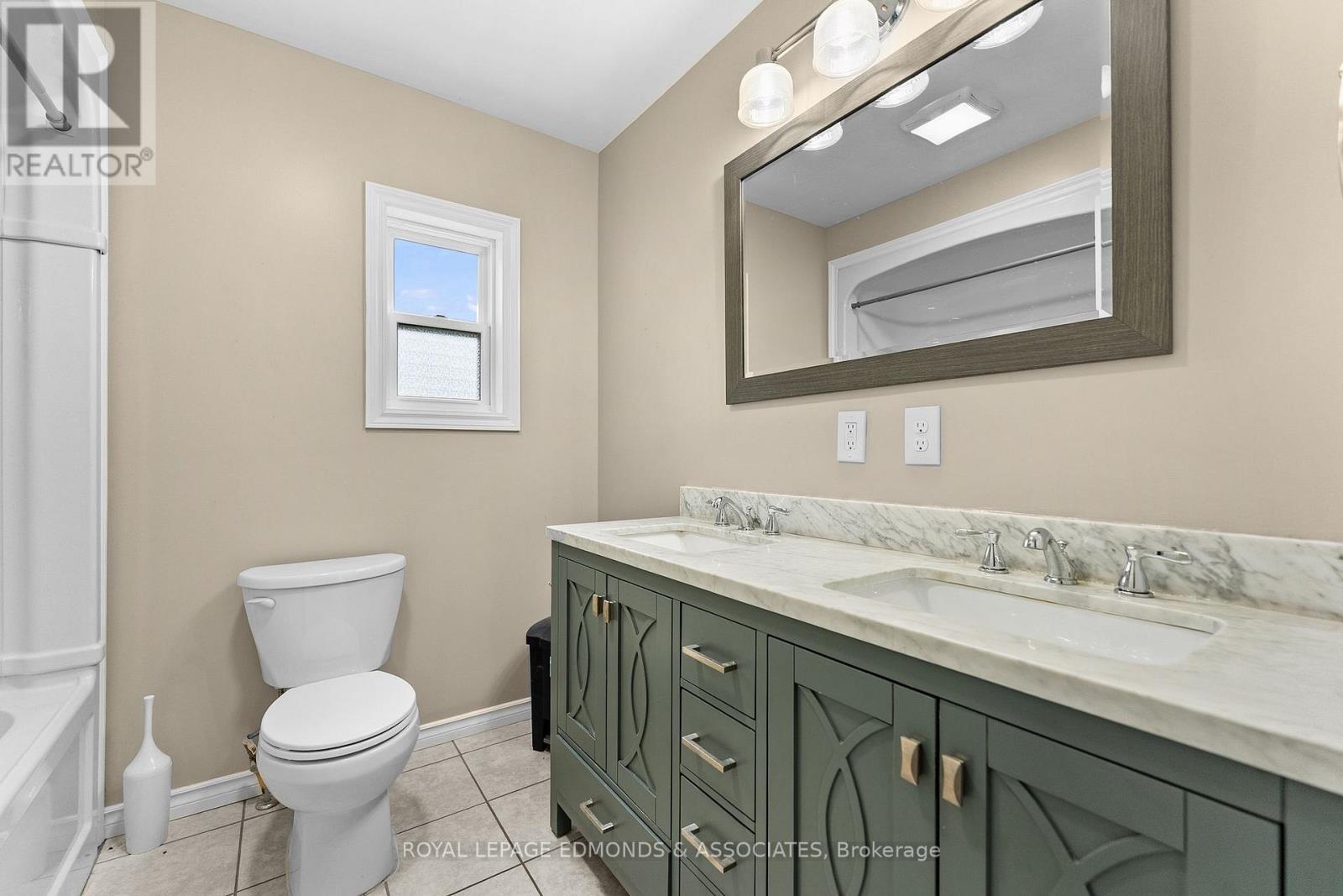 311 Julien Street, Pembroke, ON - Indoor Photo Showing Bathroom