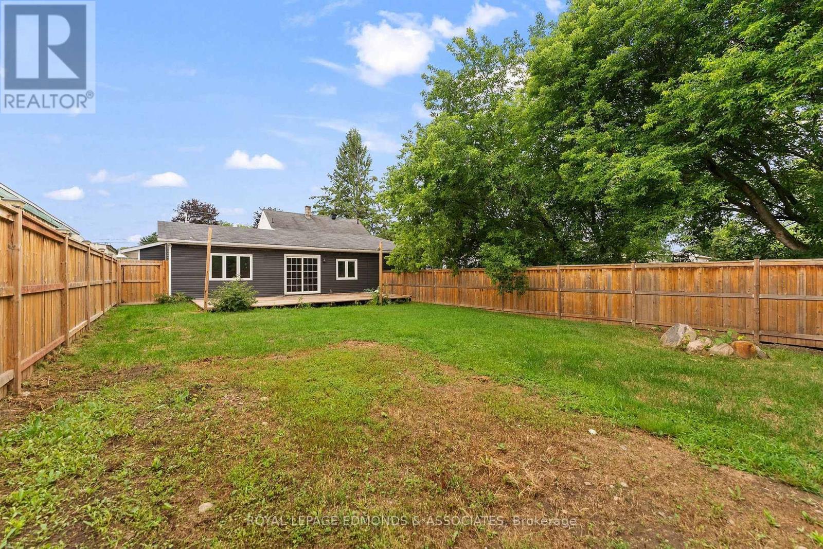 311 Julien Street, Pembroke, ON - Outdoor With Backyard
