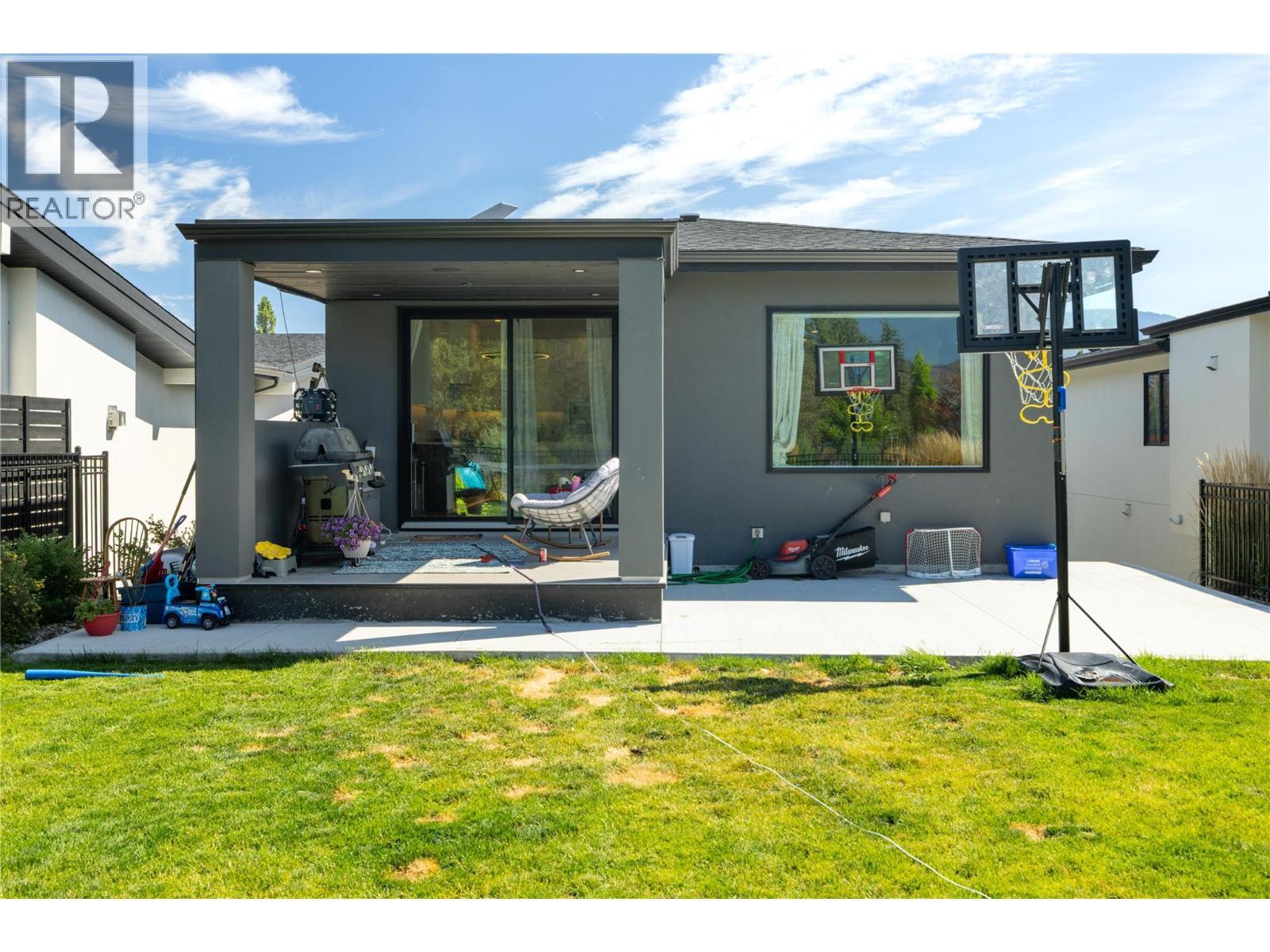 10272 Long Road, Lake Country, BC - Outdoor