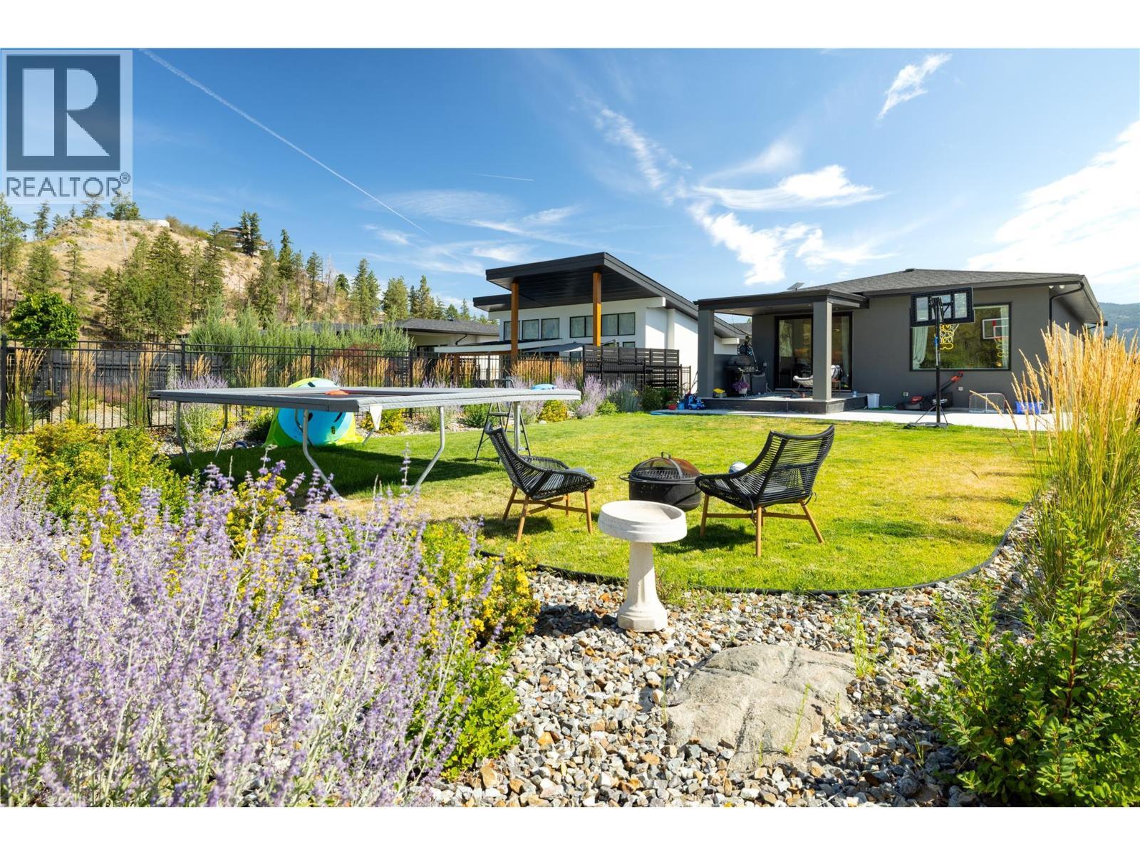 10272 Long Road, Lake Country, BC - Outdoor