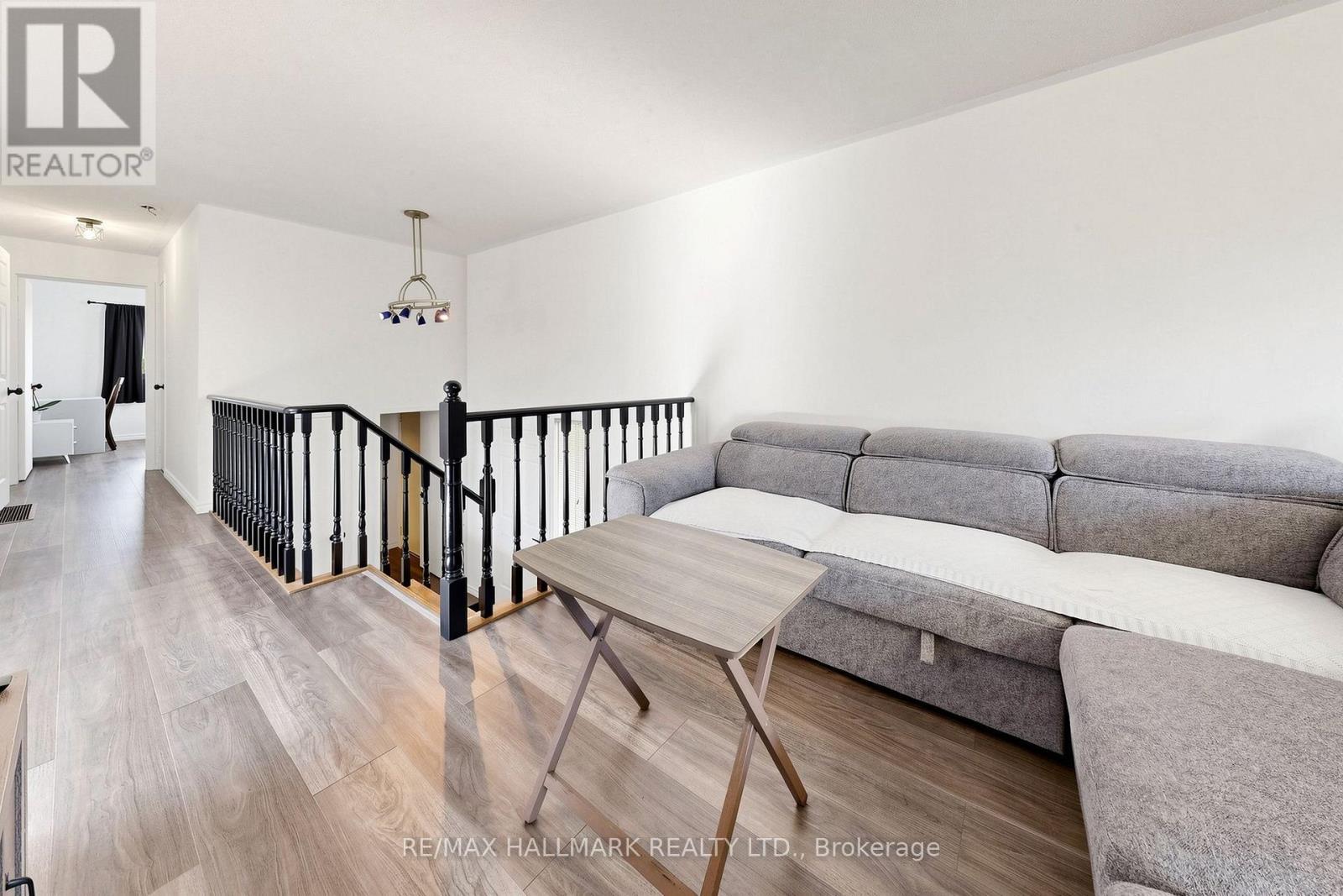 90 Barre Drive, Barrie, ON - Indoor