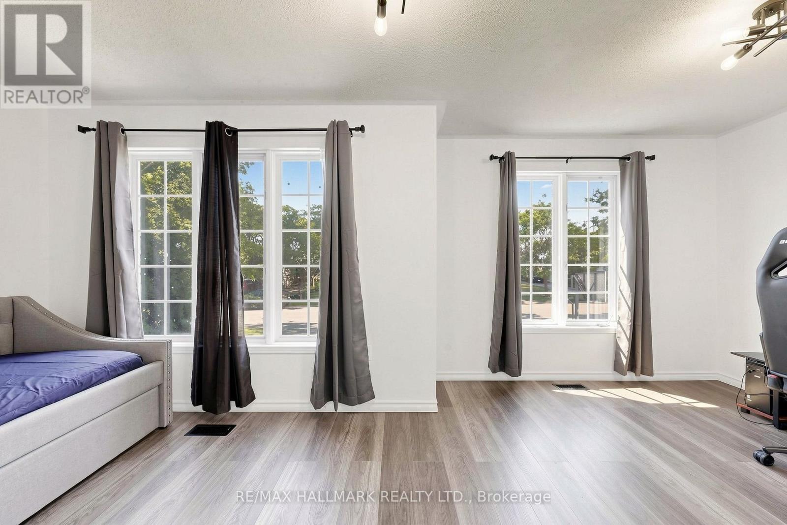 90 Barre Drive, Barrie, ON - Indoor