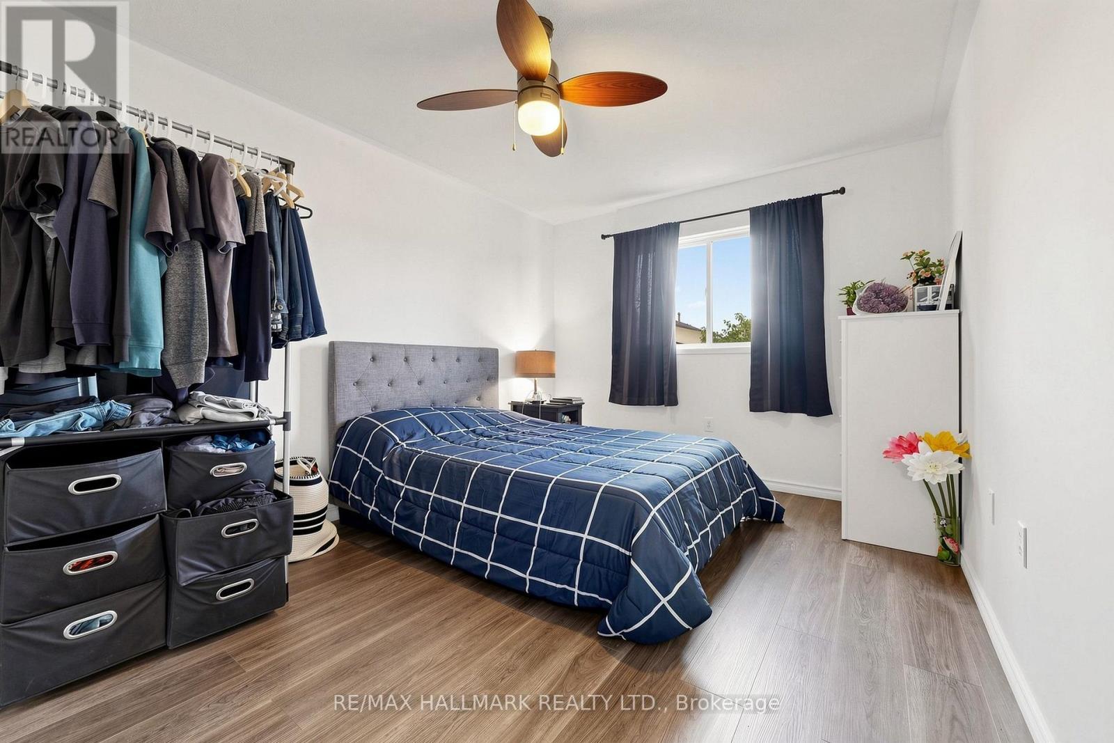 90 Barre Drive, Barrie, ON - Indoor Photo Showing Bedroom