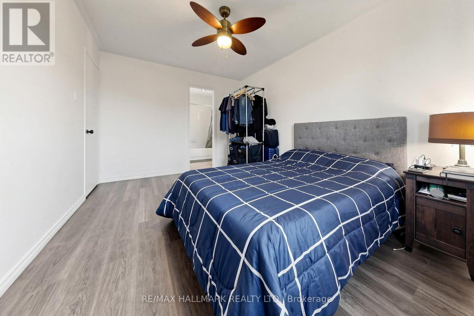 90 Barre Drive, Barrie, ON - Indoor Photo Showing Bedroom