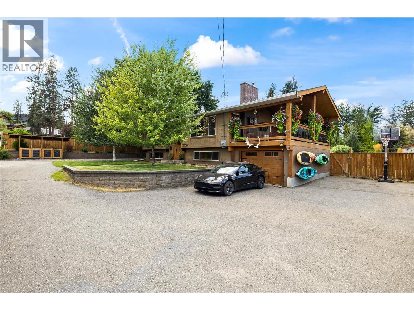 5054 Chute Lake Crescent, Kelowna, BC - Outdoor
