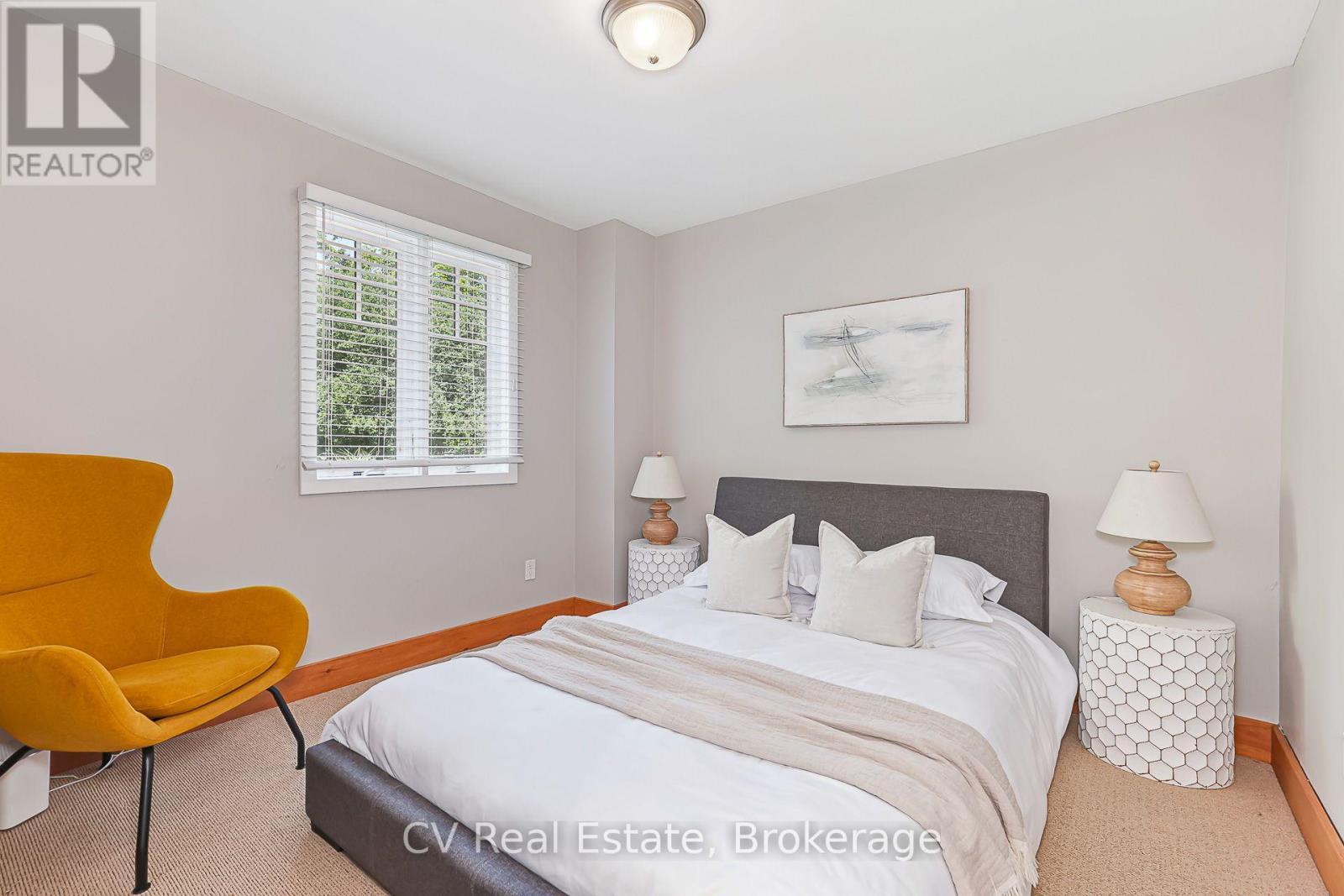 156 Chamonix Crescent, Blue Mountains, ON - Indoor Photo Showing Bedroom