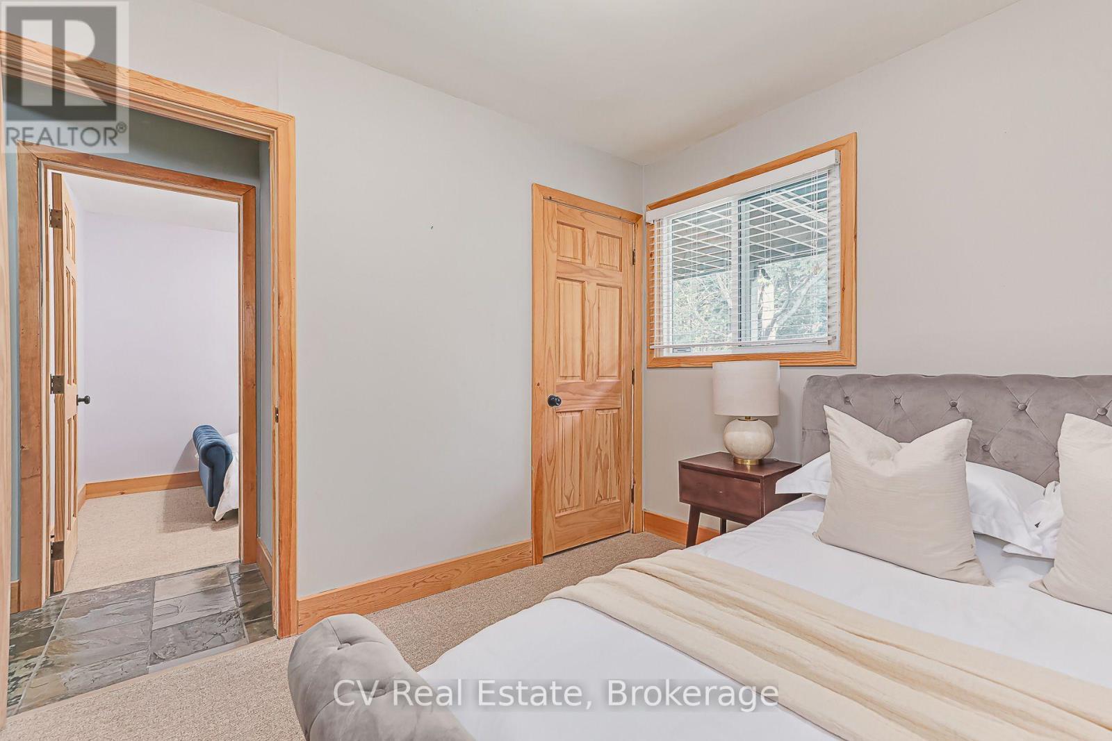 156 Chamonix Crescent, Blue Mountains, ON - Indoor Photo Showing Bedroom