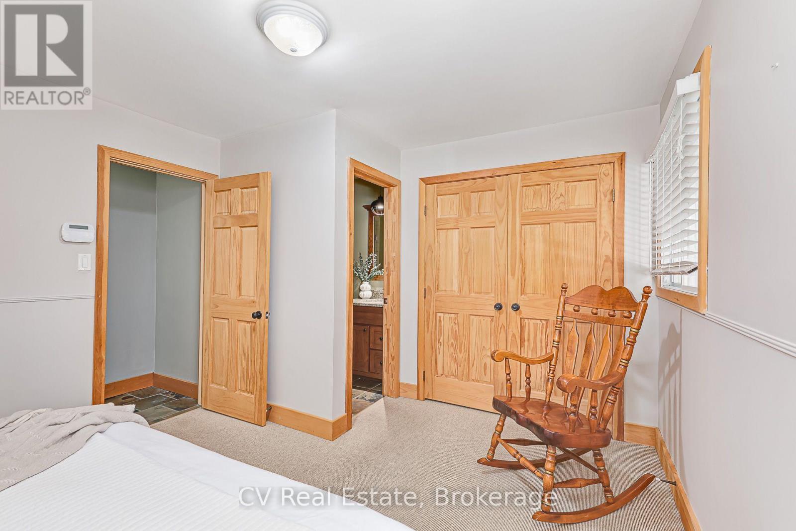 156 Chamonix Crescent, Blue Mountains, ON - Indoor Photo Showing Bedroom
