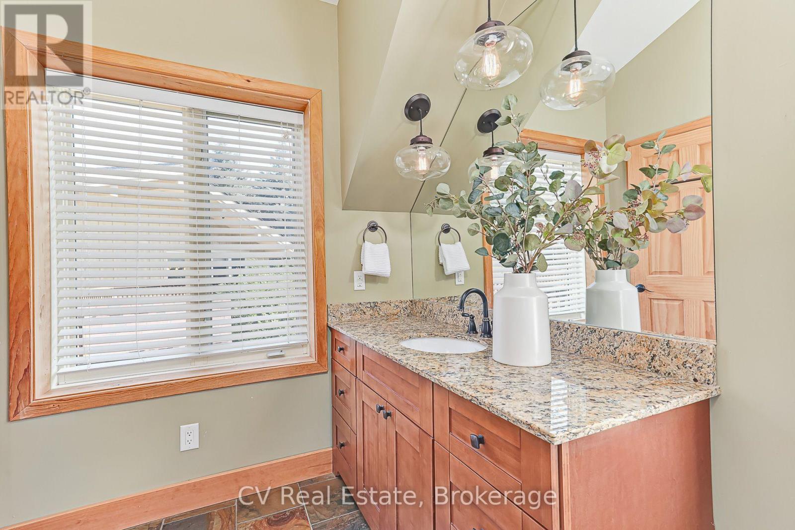 156 Chamonix Crescent, Blue Mountains, ON - Indoor Photo Showing Bathroom