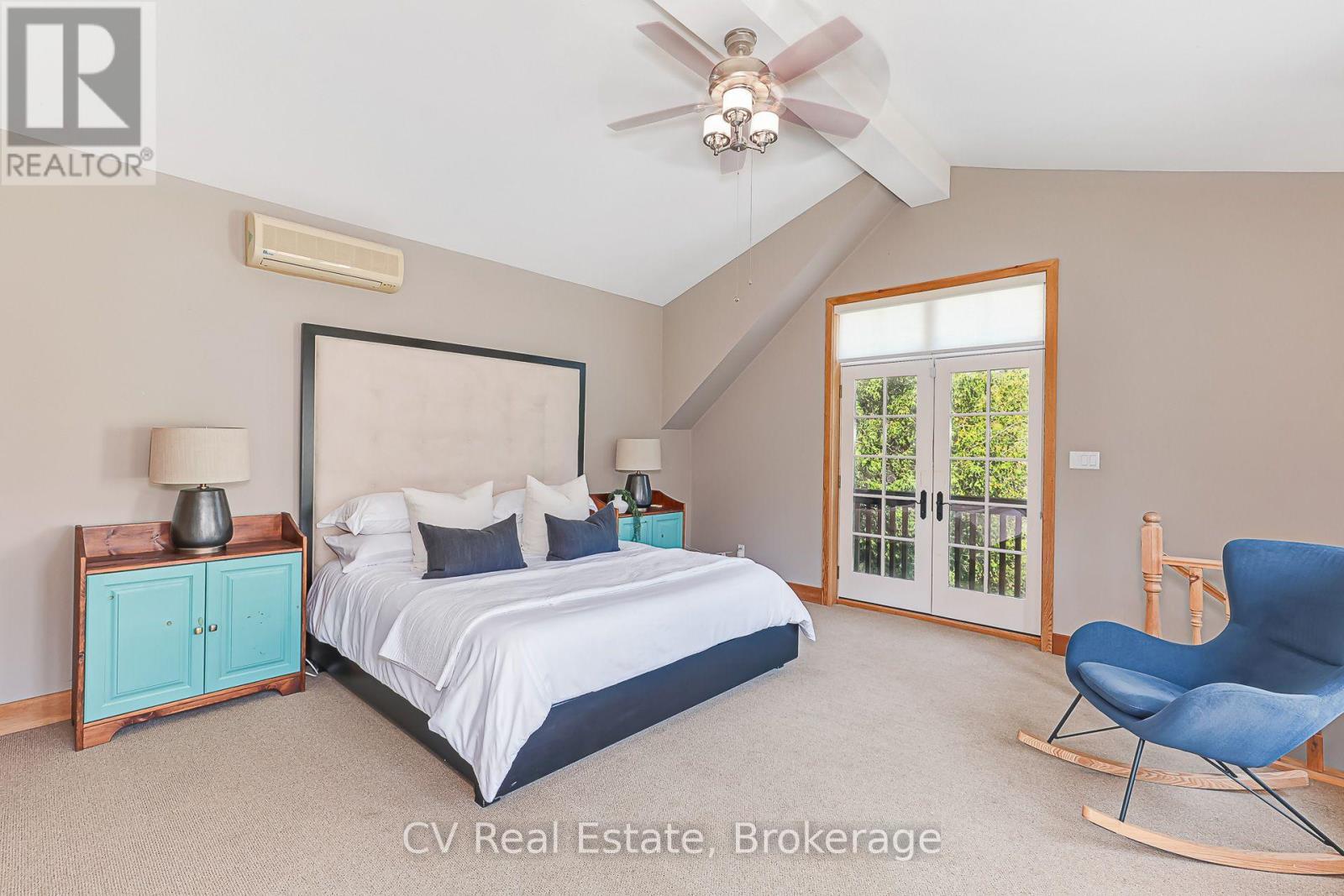 156 Chamonix Crescent, Blue Mountains, ON - Indoor Photo Showing Bedroom