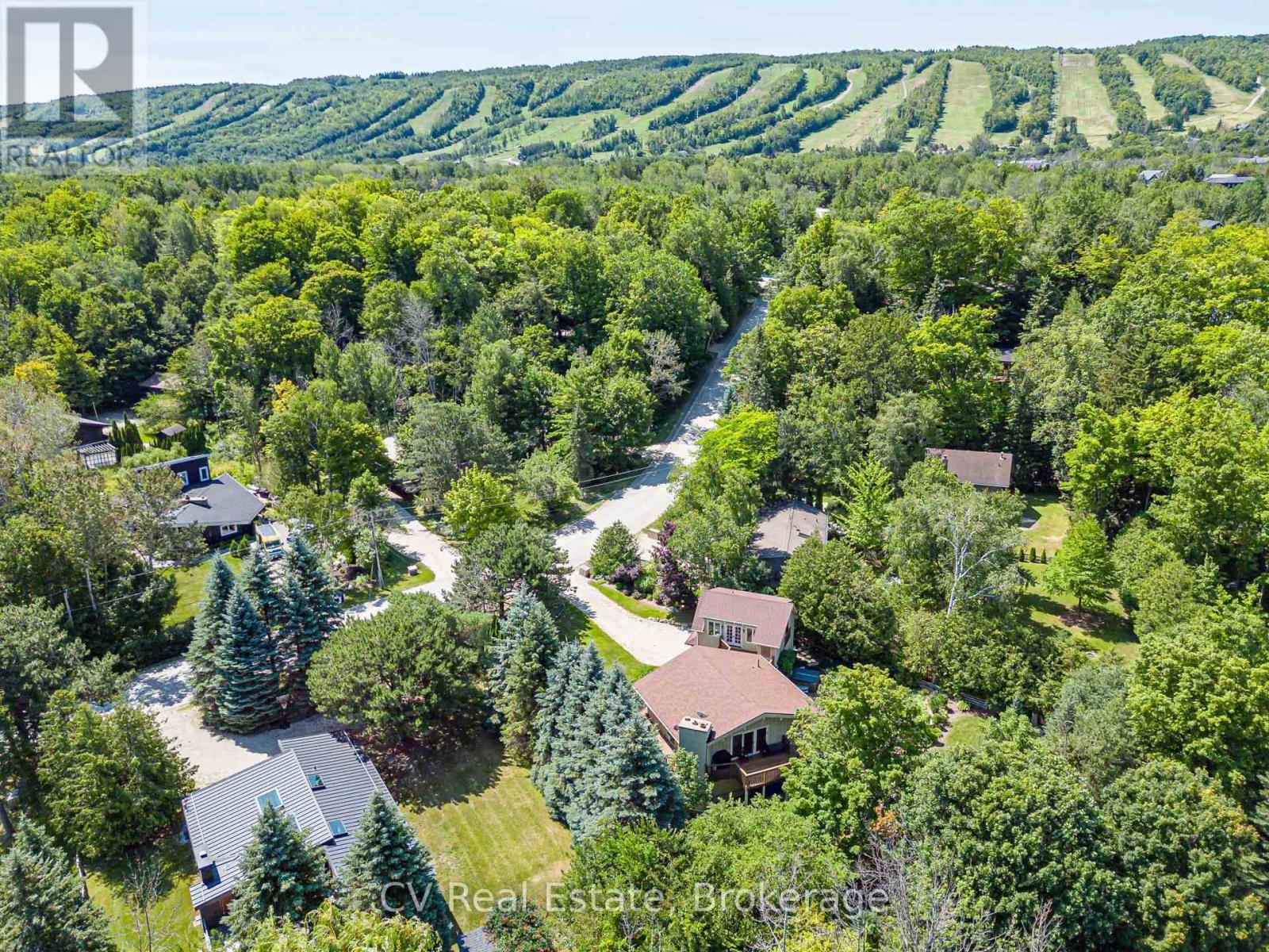 156 Chamonix Crescent, Blue Mountains, ON - Outdoor With View
