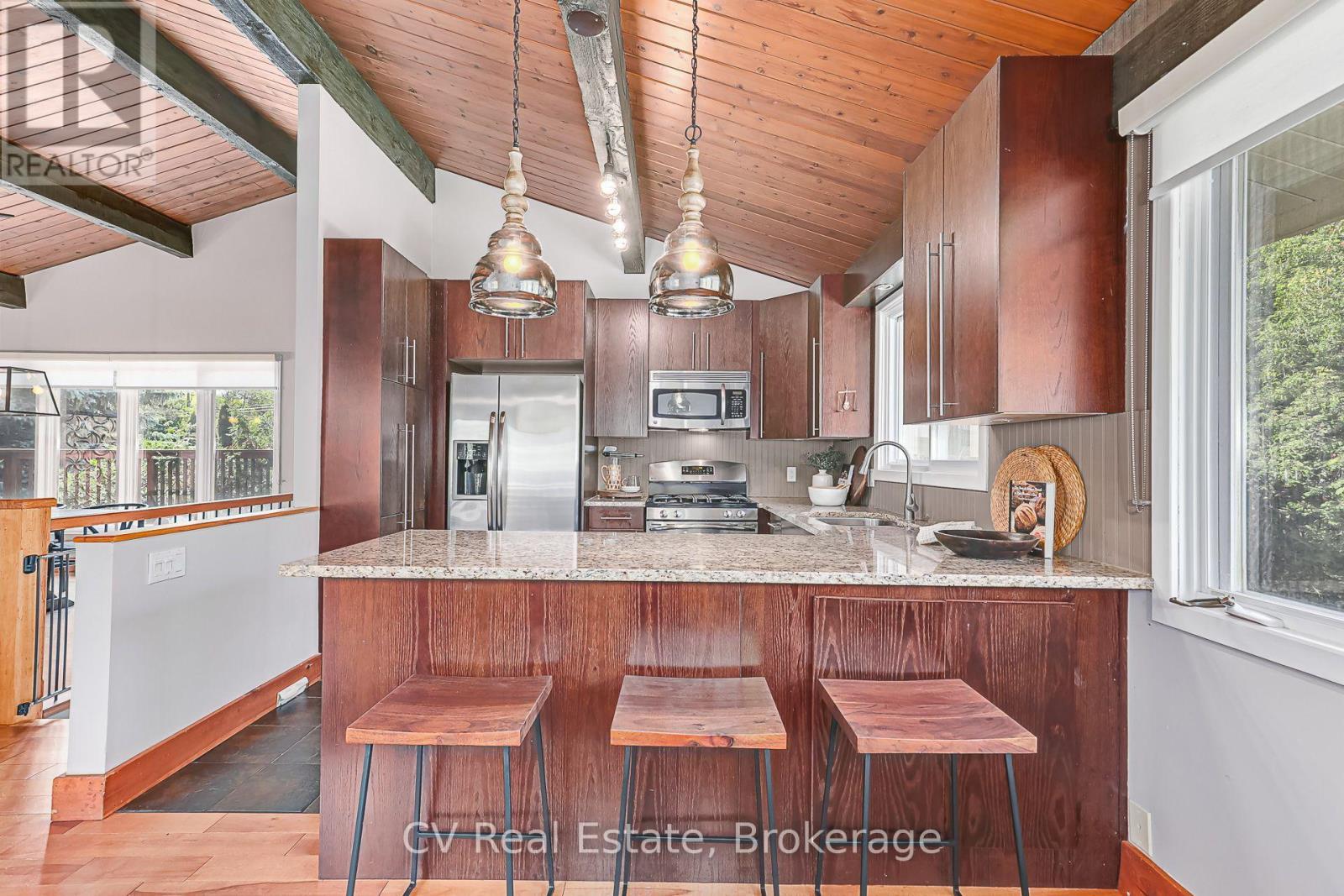156 Chamonix Crescent, Blue Mountains, ON - Indoor Photo Showing Kitchen