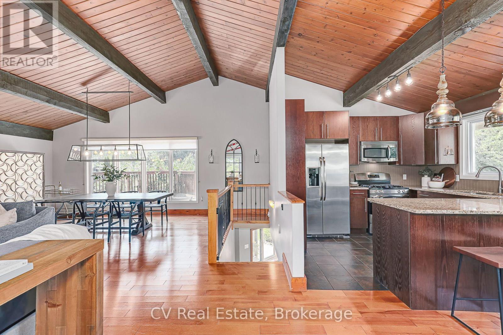 156 Chamonix Crescent, Blue Mountains, ON - Indoor Photo Showing Kitchen