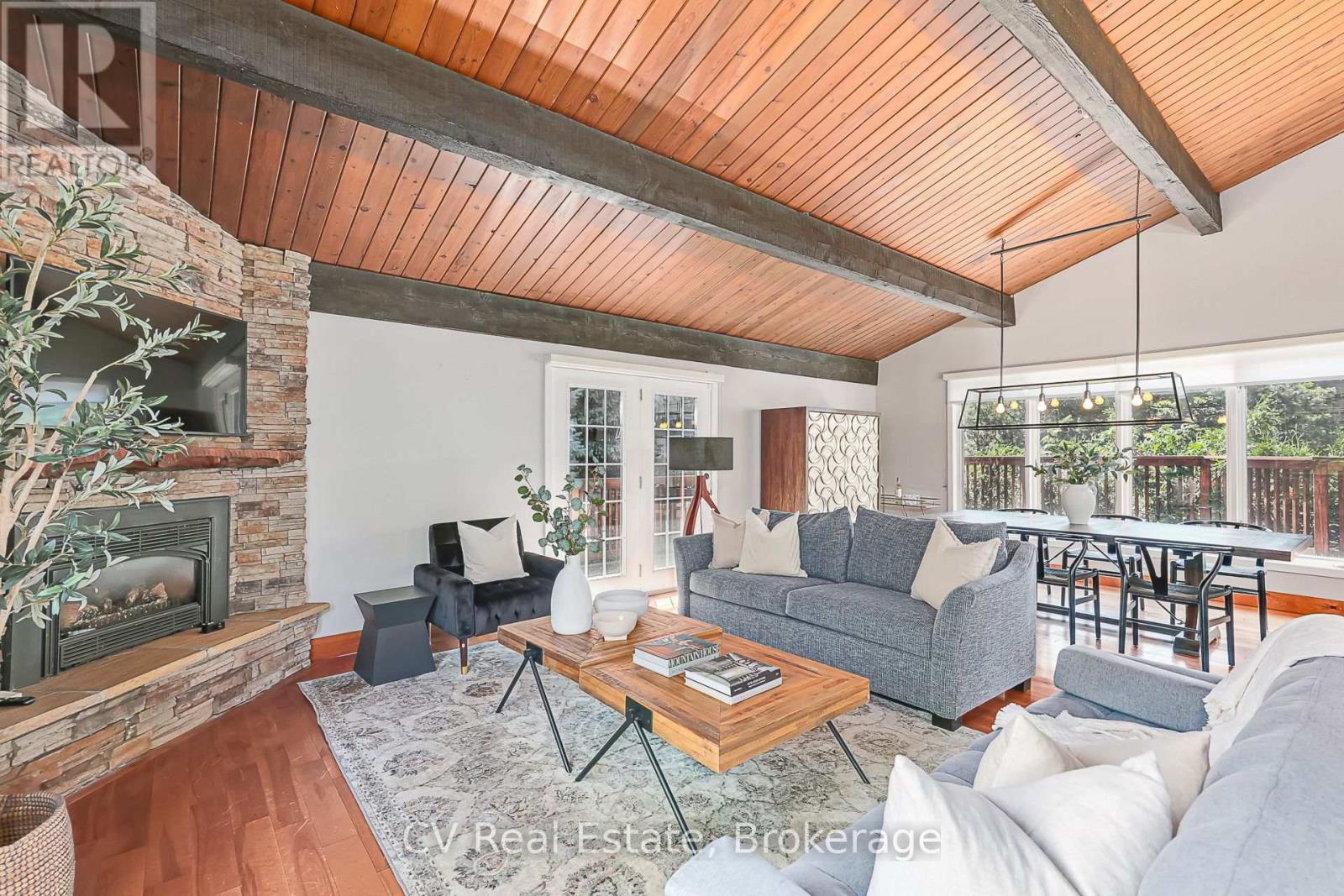 156 Chamonix Crescent, Blue Mountains, ON - Indoor Photo Showing Living Room With Fireplace