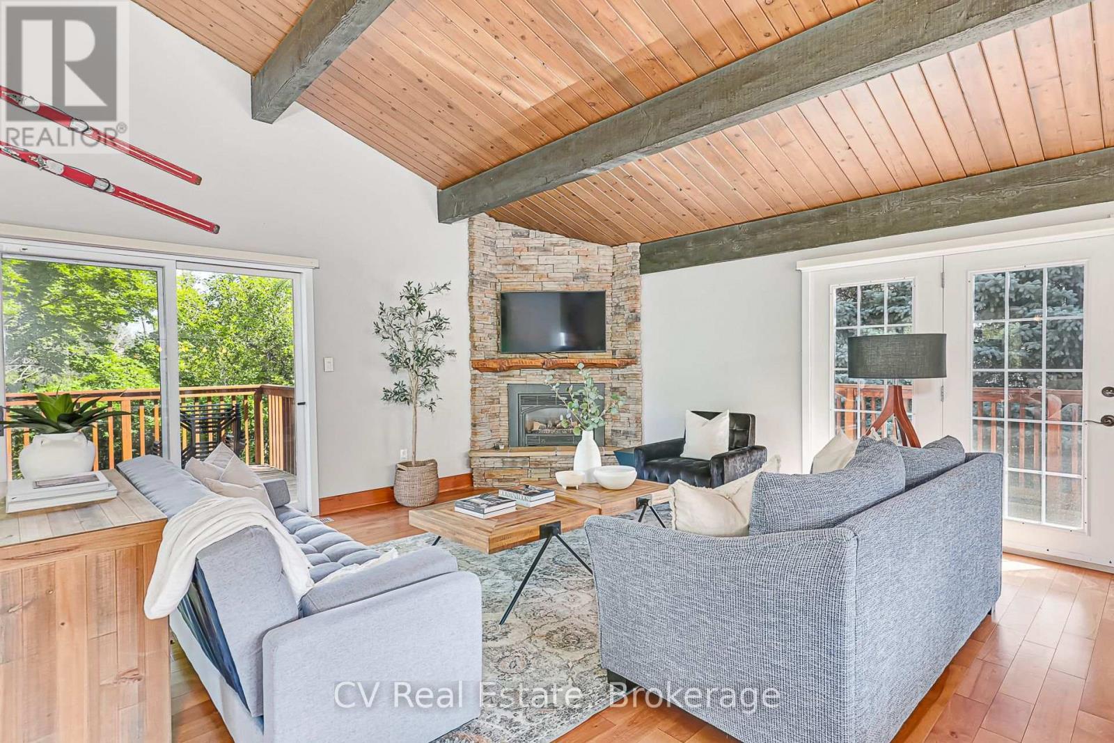 156 Chamonix Crescent, Blue Mountains, ON - Indoor Photo Showing Living Room With Fireplace