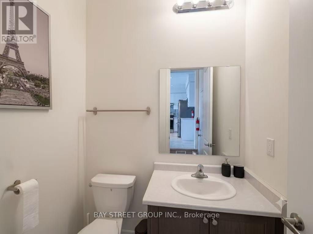 27 Samuel Crescent, Springwater, ON - Indoor Photo Showing Bathroom