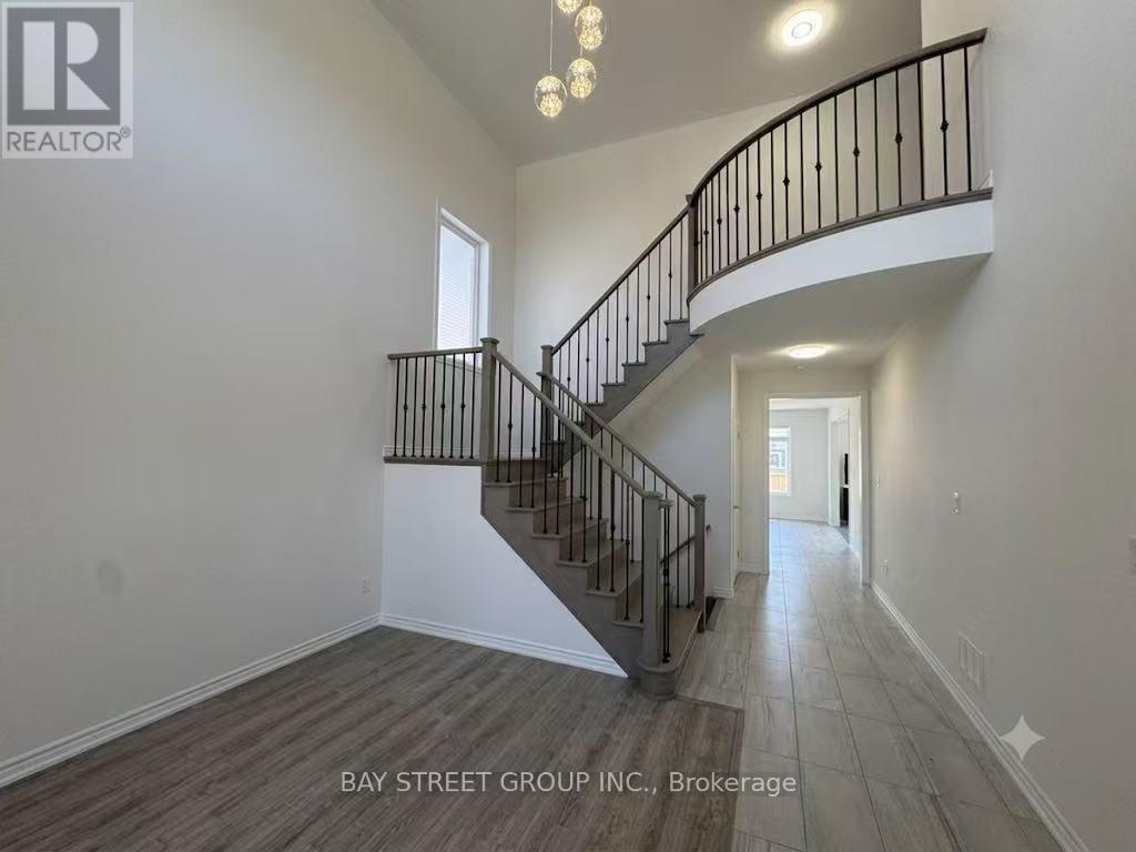 27 Samuel Crescent, Springwater, ON - Indoor Photo Showing Other Room