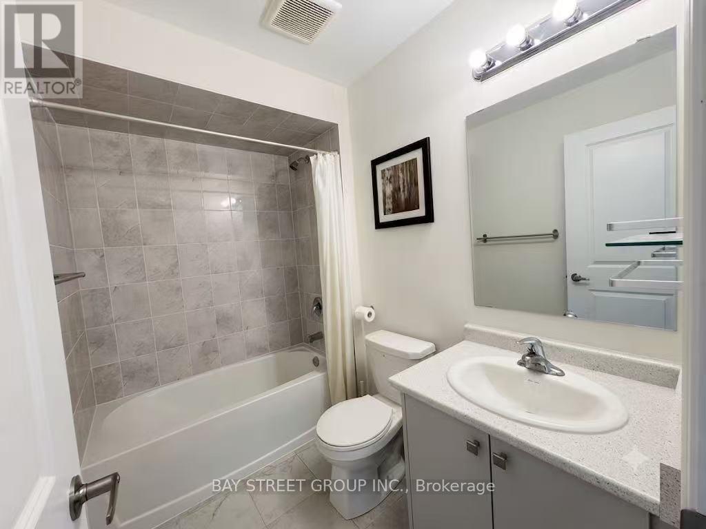 27 Samuel Crescent, Springwater, ON - Indoor Photo Showing Bathroom