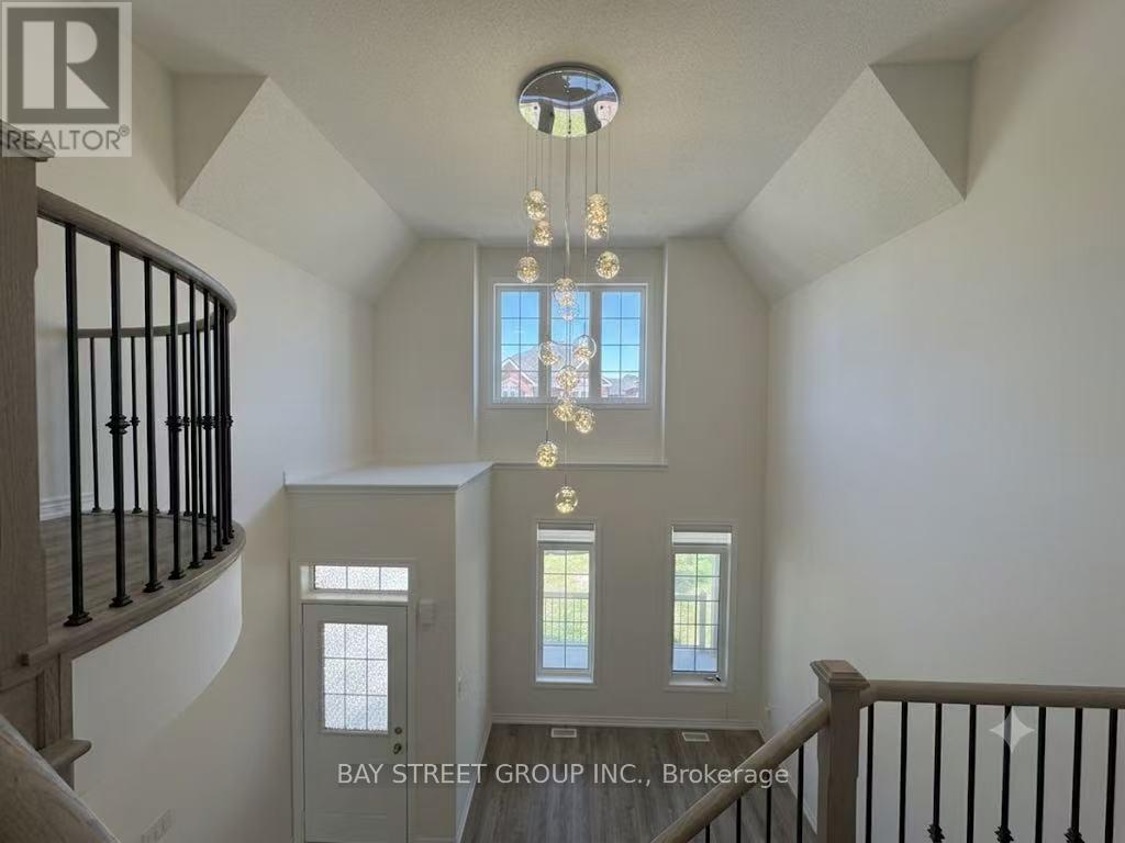 27 Samuel Crescent, Springwater, ON - Indoor Photo Showing Other Room