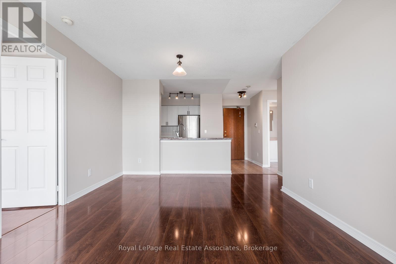 1707 - 4889 Kimbermount Avenue, Mississauga, ON - Indoor