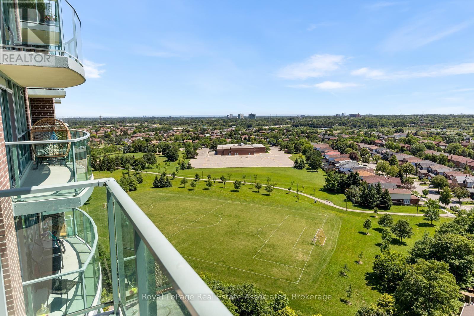 1707 - 4889 Kimbermount Avenue, Mississauga, ON - Outdoor With View