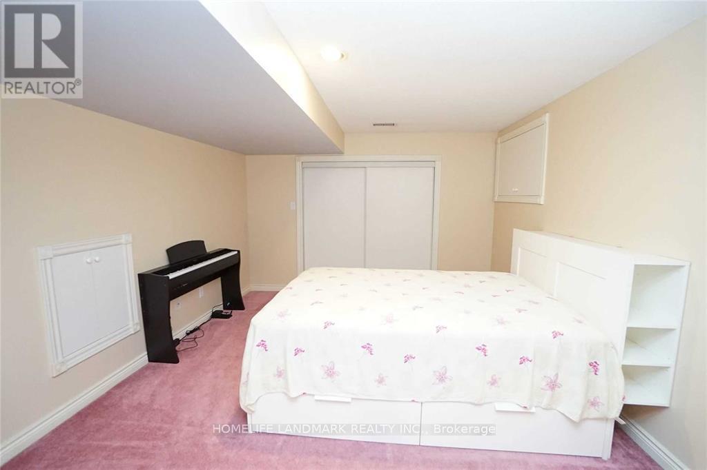 4887 Natkarni Crescent, Mississauga, ON - Indoor Photo Showing Bedroom