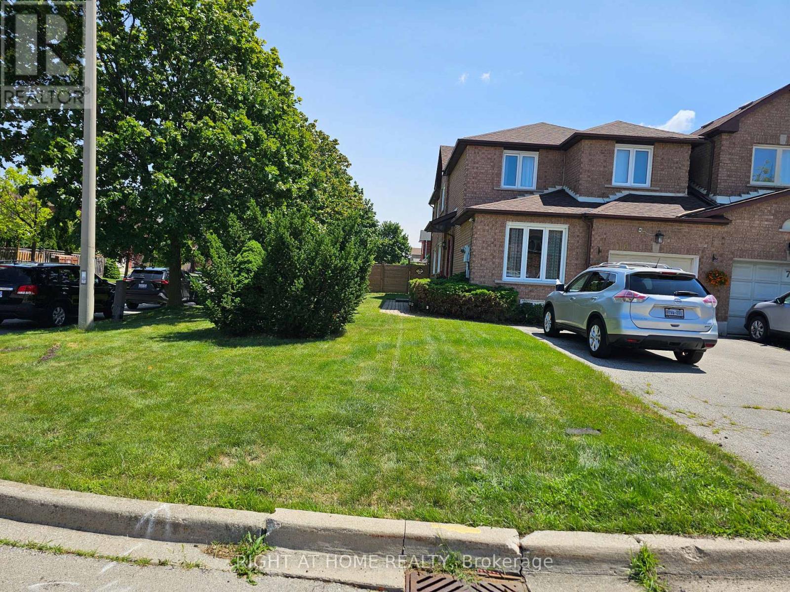 710 Ashprior Avenue, Mississauga, ON - Outdoor