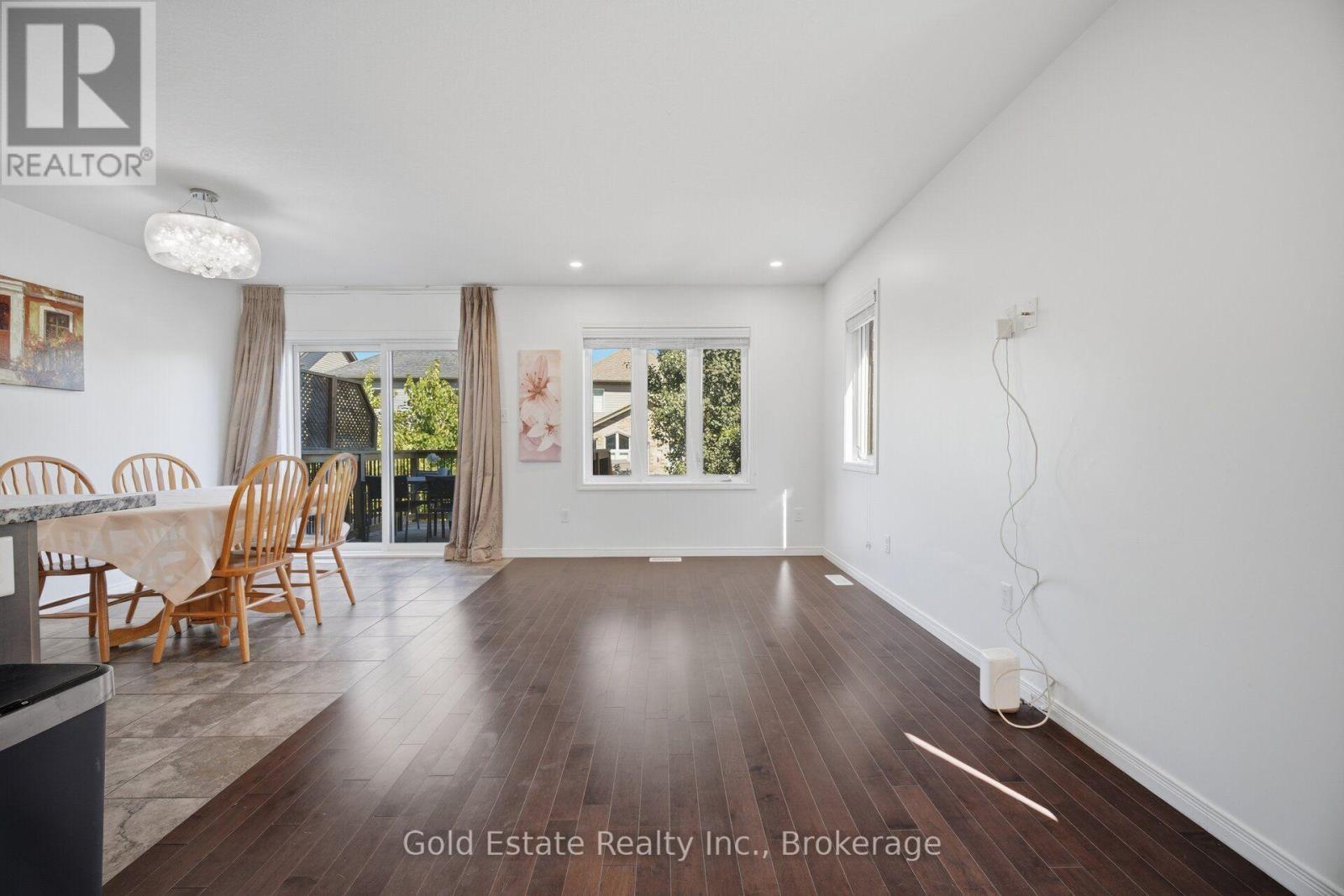 85 - 135 Hardcastle Drive, Cambridge, ON - Indoor